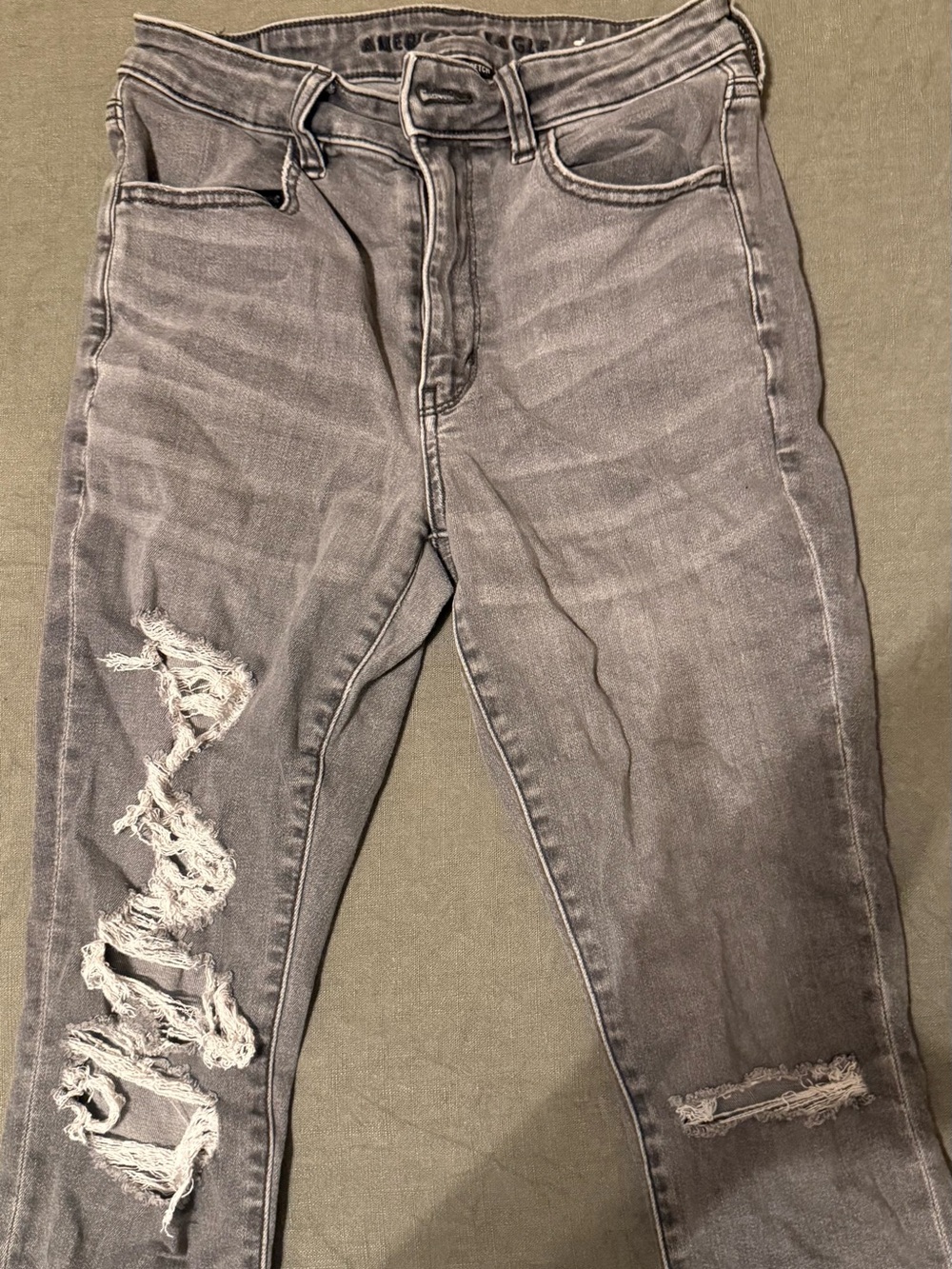 American Eagle Outfitters Gray Distressed Skinny Jeans with Rips